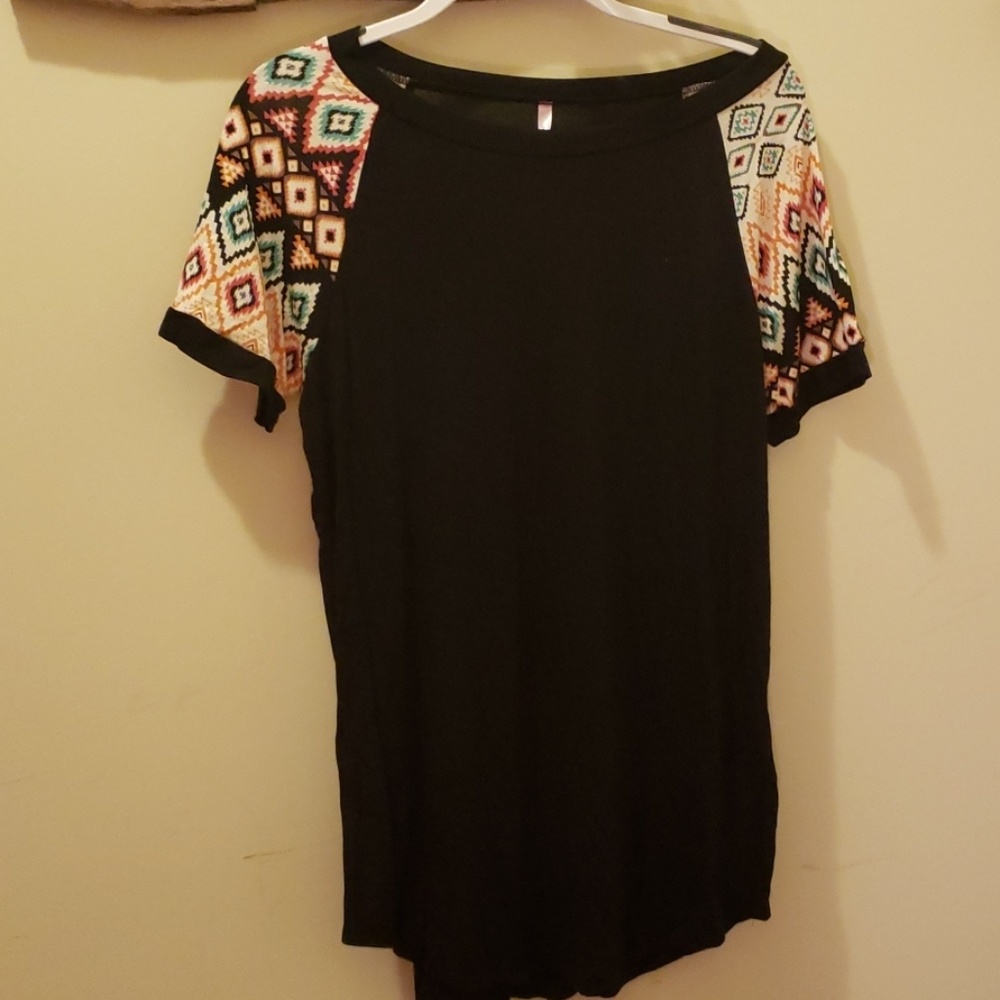 Long black shirt with Aztec print sleeves